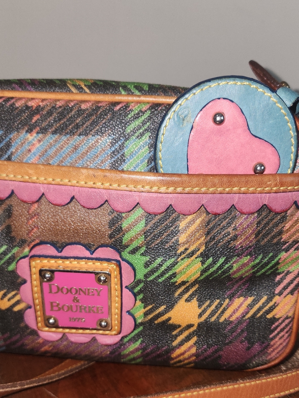 Dooney & Bourke Vintage Leather Rainbow Plaid Crossbody Baguette Pink Blue Y2K - Picture 3 of 16